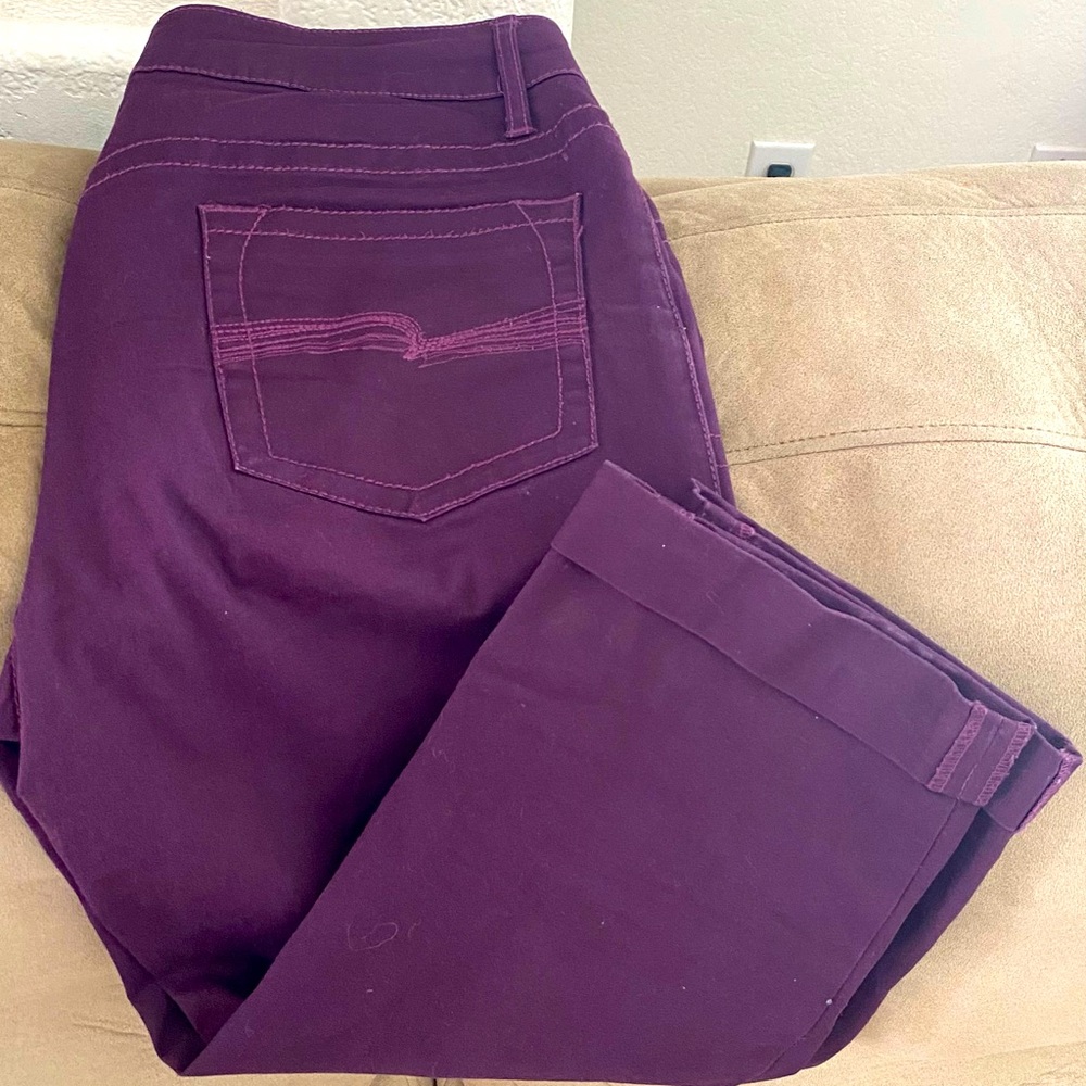 Faded Glory Women’s Plum Jean Capris